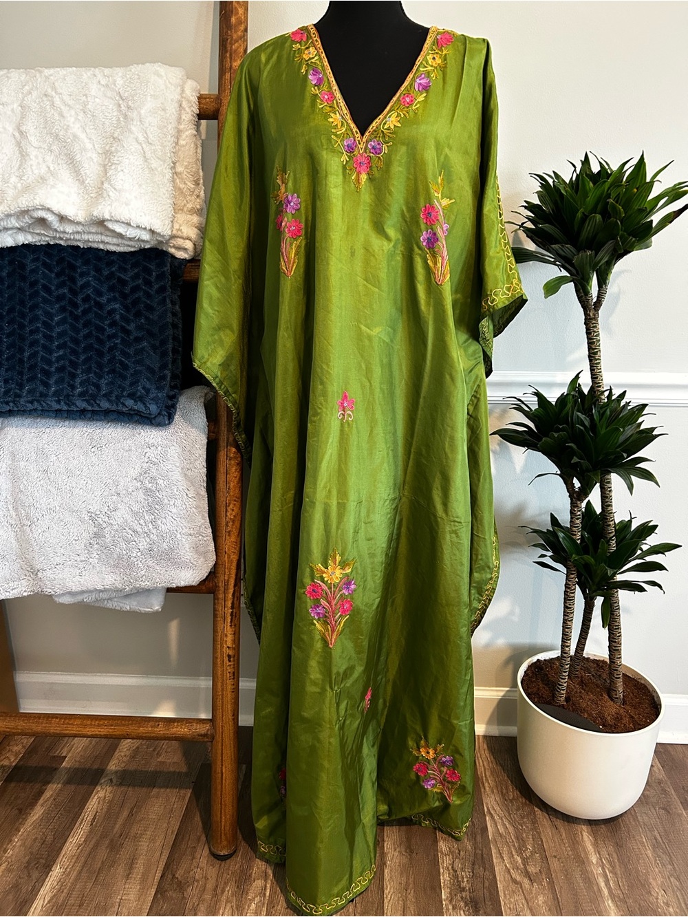 Vintage Y2K Boho Embroidered Kaftan Tunic Dress 2x Floral Green